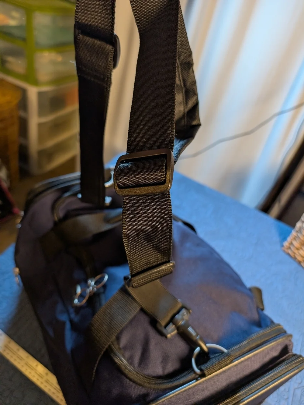 American Tourister Navy Blue Travel Duffle Bag Carry On Gym Weekender Pockets